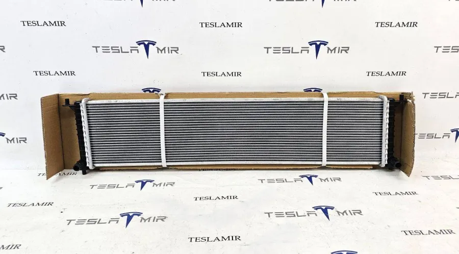 Радиатор охлаждения основной центральный Tesla Model S 2018 — фото 1
