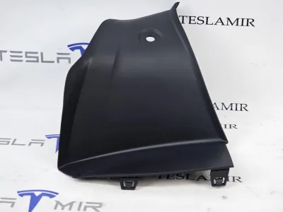 Накладка заднего фонаря левая Tesla Model 3 2024