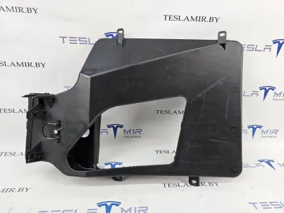 Воздуховод (дефлектор) радиатора (лопух) левый Tesla Model S 2019