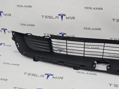 Решетка гриль декоративная основного радиатора (передний бампер) Tesla Model Y 2025 — фото 2