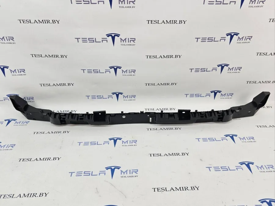 Кронштейн крепления бампера (центральный) задний Tesla Model Y 2021 — фото 1