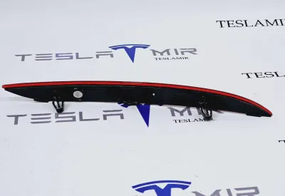 Катафот заднего бампера (отражатель) левый Tesla Model S 2022 — фото 3