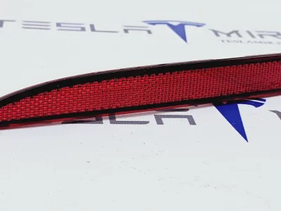 Катафот заднего бампера (отражатель) левый Tesla Model S 2022 — фото 2