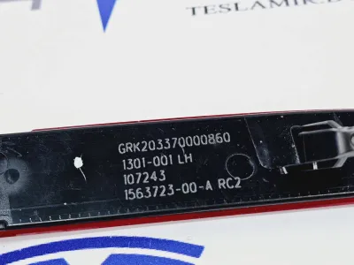 Катафот заднего бампера (отражатель) левый Tesla Model S 2022 — фото 4
