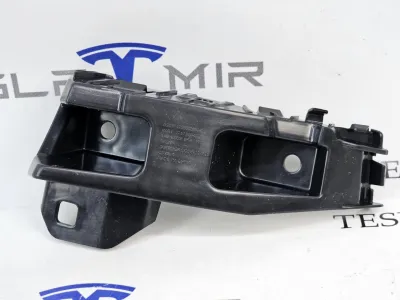 Кронштейн крепления фонаря правый Tesla Model 3 2024