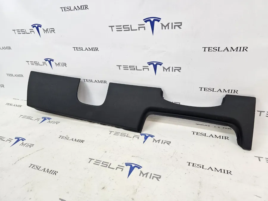Декоративная накладка центральной консоли Tesla Model 3 2025 — фото 1