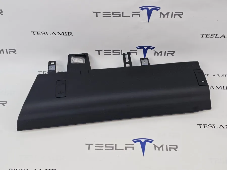 Подушка безопасности коленная пассажира Tesla Model 3 2024 — фото 1