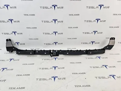 Кронштейн крепления бампера (центральный) задний Tesla Model 3 2024