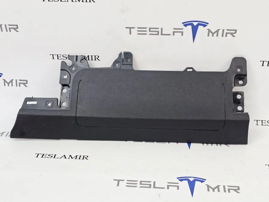 Подушка безопасности коленная пассажира Tesla Model 3 2023 — фото 1