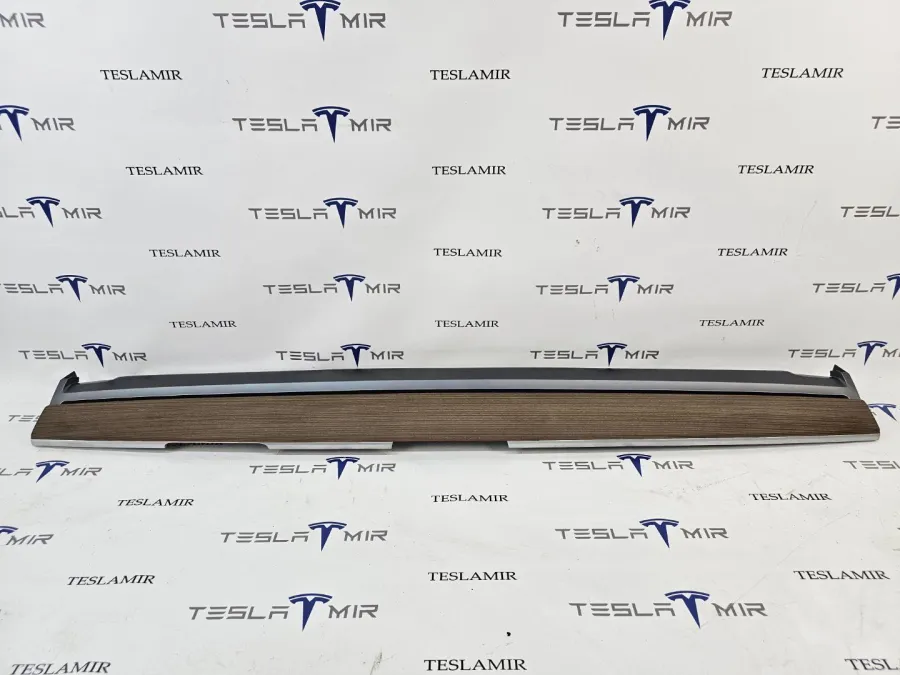 Декоративная накладка центральной консоли Tesla Model 3 2023 — фото 1