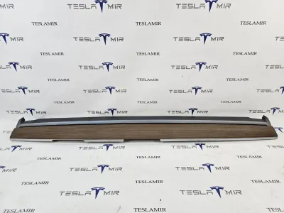 Декоративная накладка центральной консоли Tesla Model 3 2023