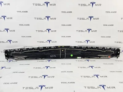 Декоративная накладка центральной консоли Tesla Model 3 2023 — фото 4
