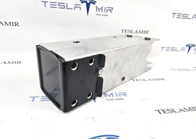 Удлинитель лонжерона (клык) правый Tesla Model 3 2021