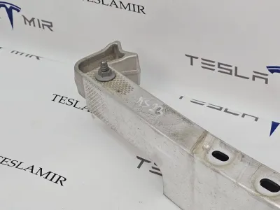 Усилитель переднего бампера верхний Tesla Model Y 2022 — фото 3