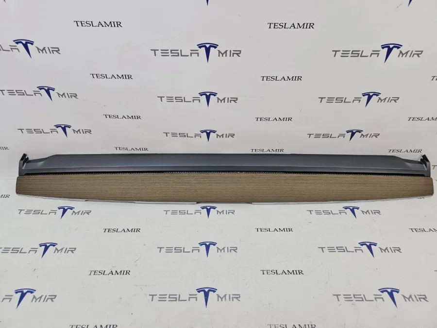Декоративная накладка центральной консоли Tesla Model Y 2022 — фото 1