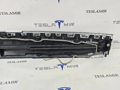 Декоративная накладка центральной консоли Tesla Model Y 2022 — фото 5