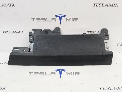 Подушка безопасности коленная пассажира Tesla Model Y 2022
