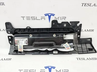 Подушка безопасности коленная пассажира Tesla Model Y 2022 — фото 2