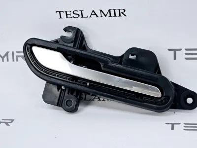 Ручка наружная двери правой Tesla Model 3 2019