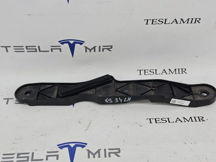 Распорка стоек Tesla Model S 2022 — фото 1