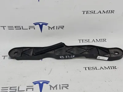 Распорка стоек Tesla Model S 2022