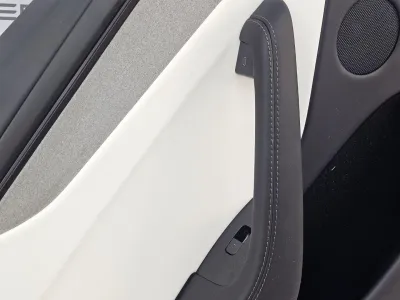Обшивка двери задней левой Tesla Model Y 2025 — фото 2