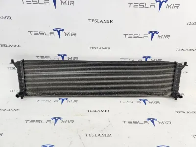 Радиатор охлаждения основной центральный Tesla Model S 2018