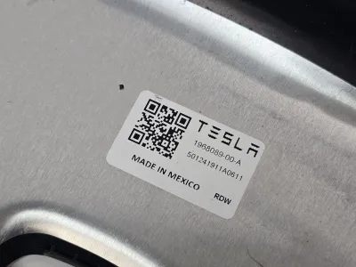 Камера салона + накладка на зеркало Tesla Model 3 2024 — фото 5