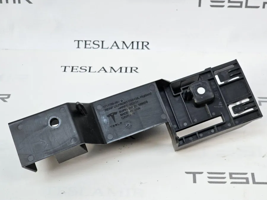 Кронштейн передней панели (телевизора) Tesla Model 3 2024 — фото 1