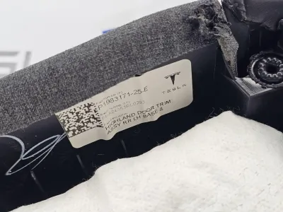 Обшивка двери задней левой Tesla Model 3 2024 — фото 3