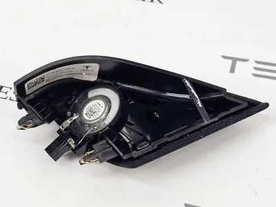 Сетка на динамик двери передней левой Tesla Model 3 2023 — фото 2