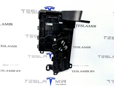Блок управления BCM (бортовой сети) (Body Control Module) Боди левый Tesla Model 3 2019