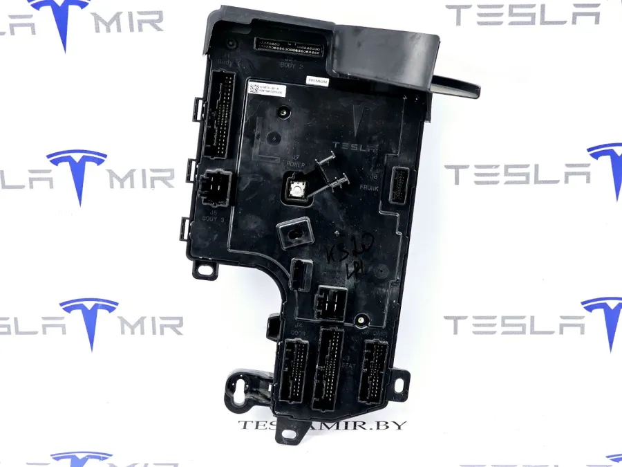 Блок управления BCM (бортовой сети) (Body Control Module) Боди левый Tesla Model 3 2019 — фото 1