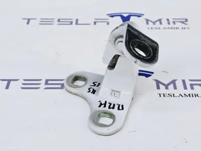 Петля двери передней правой Tesla Model Y 2021