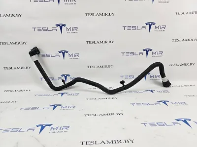Патрубок системы охлаждения пластиковый передний Tesla Model 3 2021