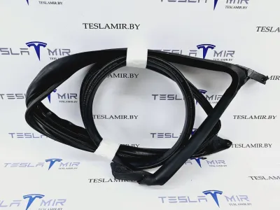 Уплотнитель дверного проема передний правый Tesla Model 3 2023