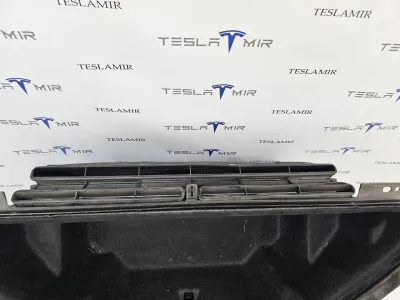 Корыто пластиковое багажника Tesla Model S 2018 — фото 4