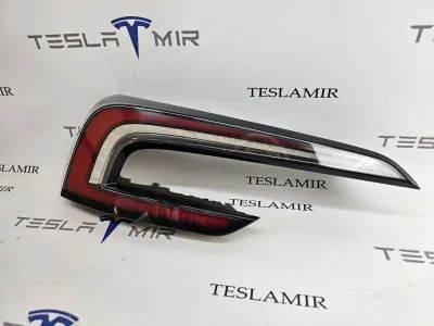 Фонарь задний левый Tesla Model 3 2024