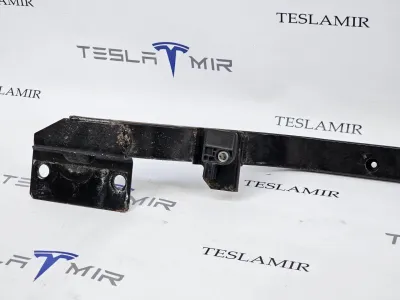 Усилитель телевизора Tesla Model S 2018 — фото 3