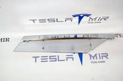 Накладка хром люверса правая нижняя Tesla Model S 2019 — фото 2