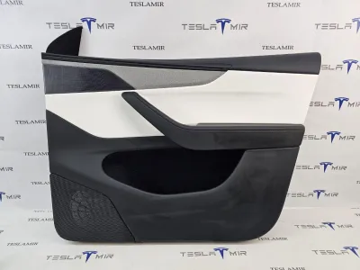 Обшивка двери передней правой Tesla Model Y 2025