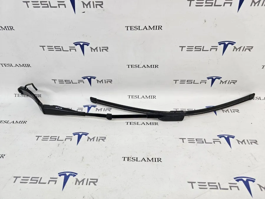 Щеткодержатель (поводок стеклоочистителя, дворник) левый Tesla Model 3 2024 — фото 1