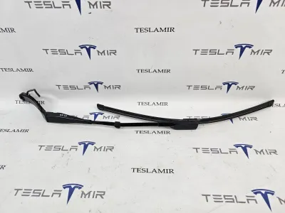 Щеткодержатель (поводок стеклоочистителя, дворник) левый Tesla Model 3 2024