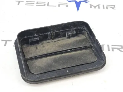 Вентиляционный клапан заднего багажника (жабры) Tesla Model S 2018 — фото 2