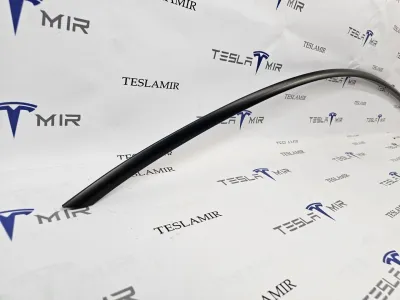 Молдинг кузова боковой наружный верхний левый Tesla Model 3 2024 — фото 2