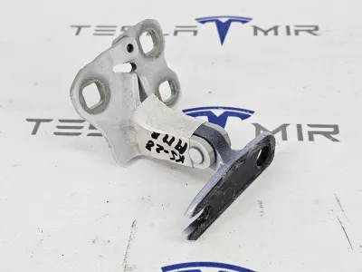Петля двери передней верхняя правая Tesla Model 3 2024