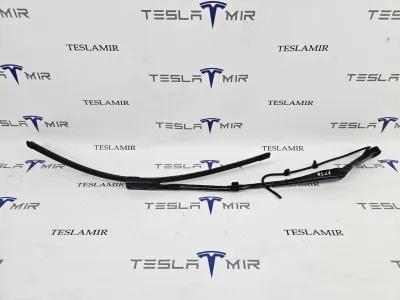Щеткодержатель (поводок стеклоочистителя, дворник) левый Tesla Model 3 2023