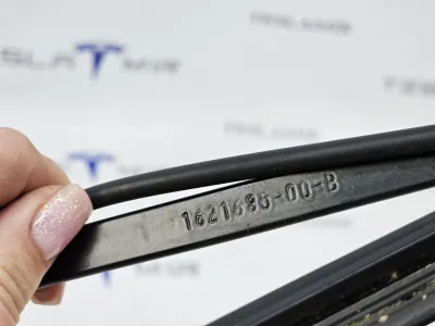 Щеткодержатель (поводок стеклоочистителя, дворник) левый Tesla Model 3 2023 — фото 3