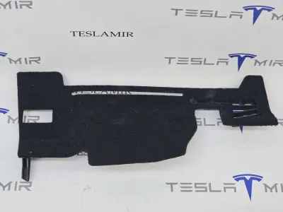 Пластик салона Tesla Model S 2022