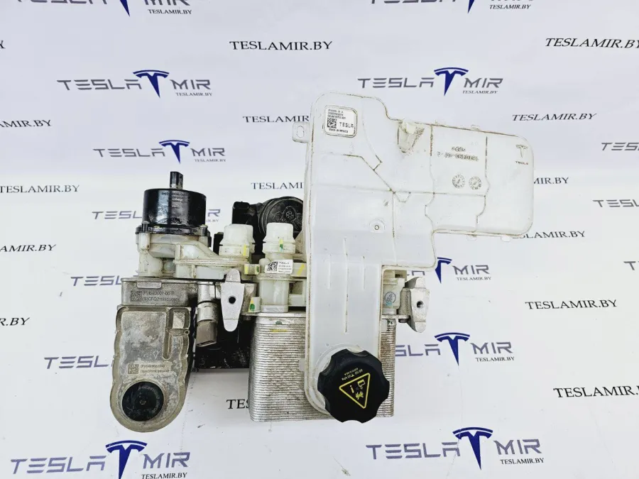 Тепловой насос Tesla Model S 2022 — фото 1